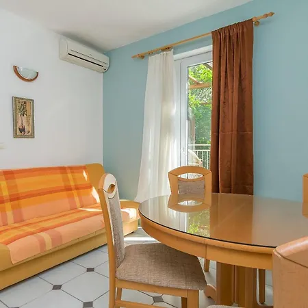 Mate Apartment Omiš