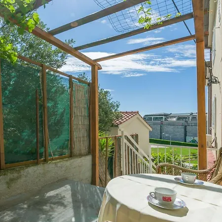 Mate Apartment